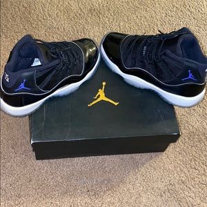 Air Jordan 11 Retro BG. Black/Concord White